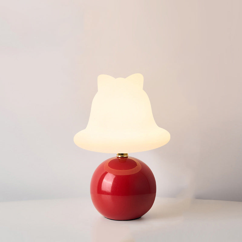 BelloGlow – Legesyg bordlampe med afrundet fod og klokkeformet skærm