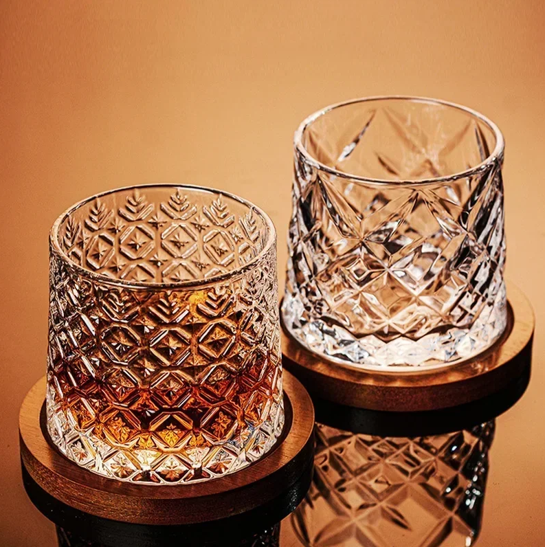 WhiskeySpin - Premium whiskyglas med indviklet spinning base for en unik oplevelse