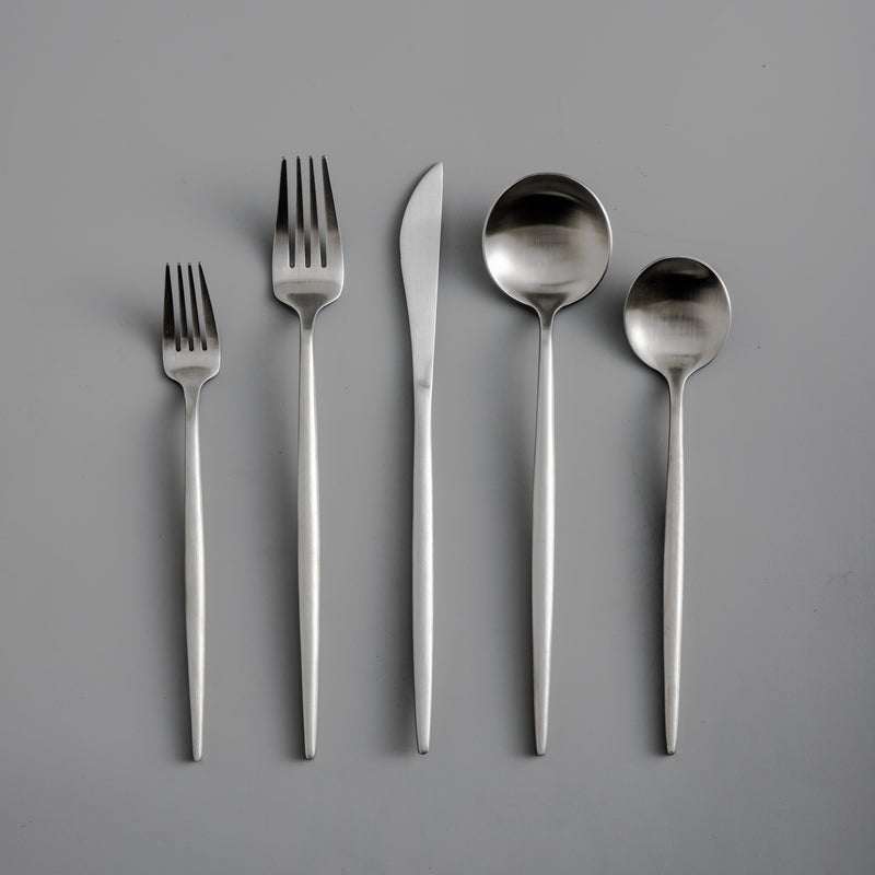 PureSet - Minimalistisk bestiksæt til stilfulde måltider og ubesværet elegance