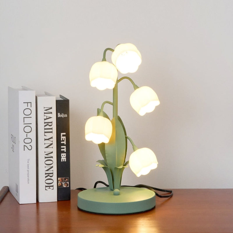 BloomLight – Dekorativ bordlampe inspireret af tulipaner med elegant blomsterdesign