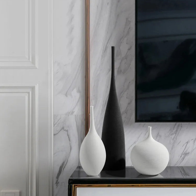 NordicForm – Keramisk vase med ren geometrisk form
