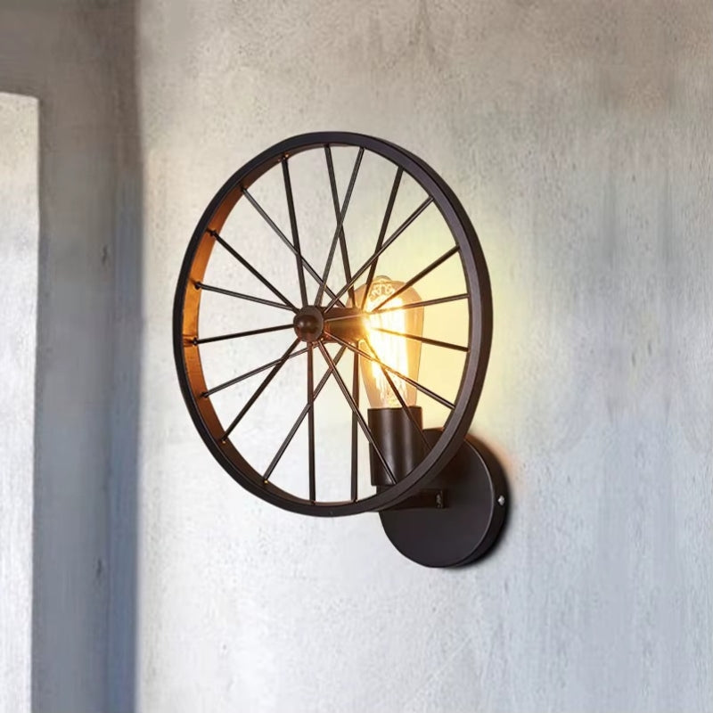 SteelOrbit – Industriel Rund Væglampe med Hjuldesign