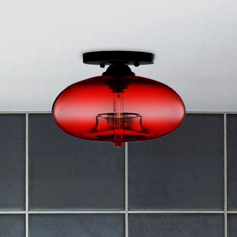 GarnetGlow - Loftslampe med Markant Rød Glaskuppel og Varm Indbydende Belysning