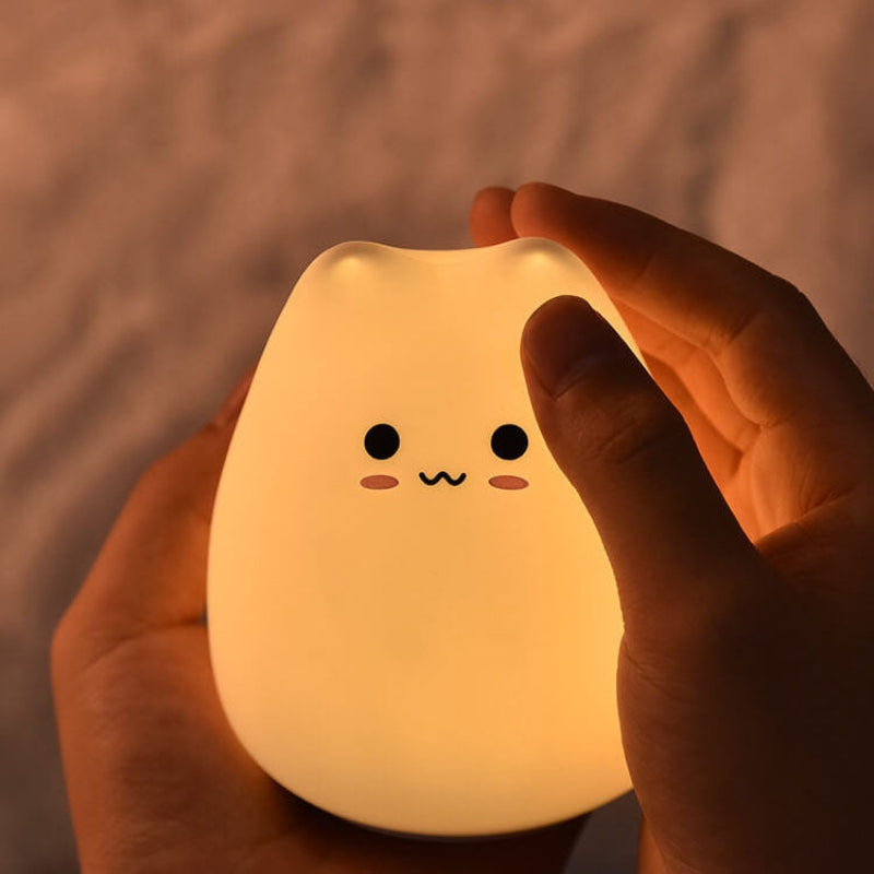 LumiGlow – Katteformet LED-bordlampe med farveskiftende lys