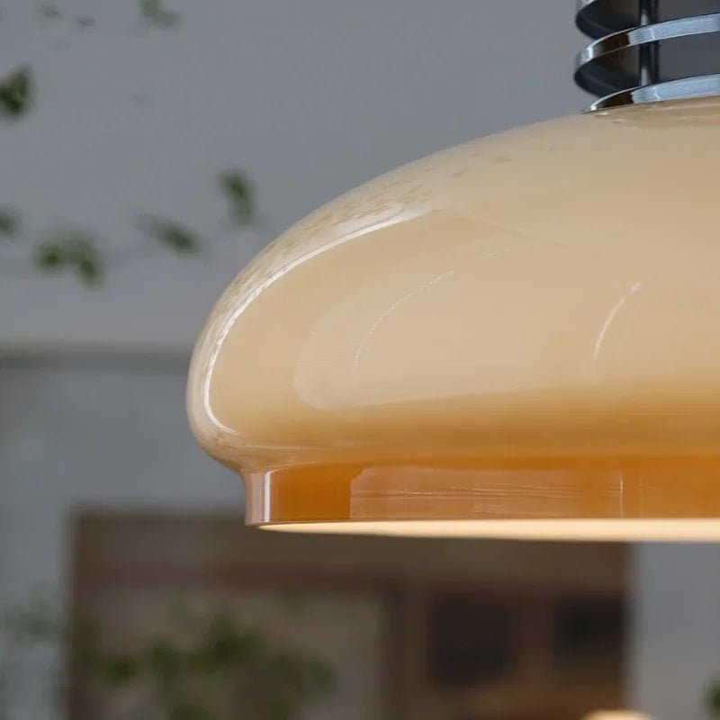AuraGlow – Vintage-inspireret pendellampe med kunstnerisk