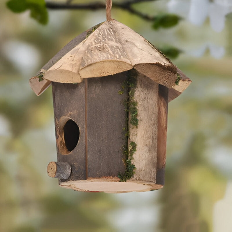 BirdHut – Hytteformet Fuglehus med Ophængssnor til Haven