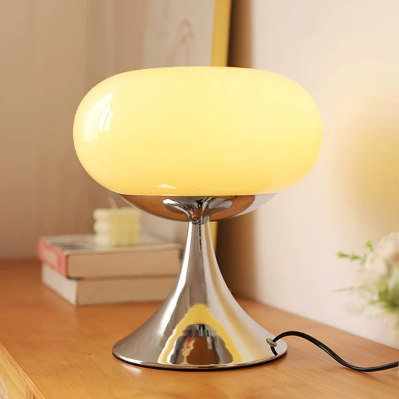 LumiJoy – Bordlampe med metal- og glasstruktur og integreret LED
