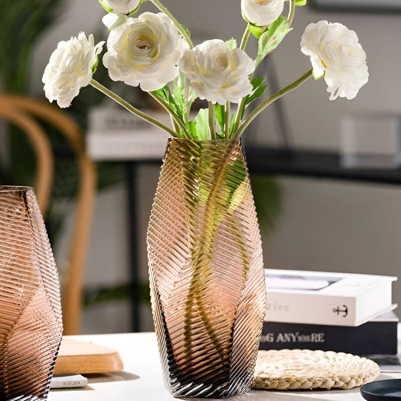 BrewVase – Geometrisk Glasvase til Blomster og Dekorativ Brug