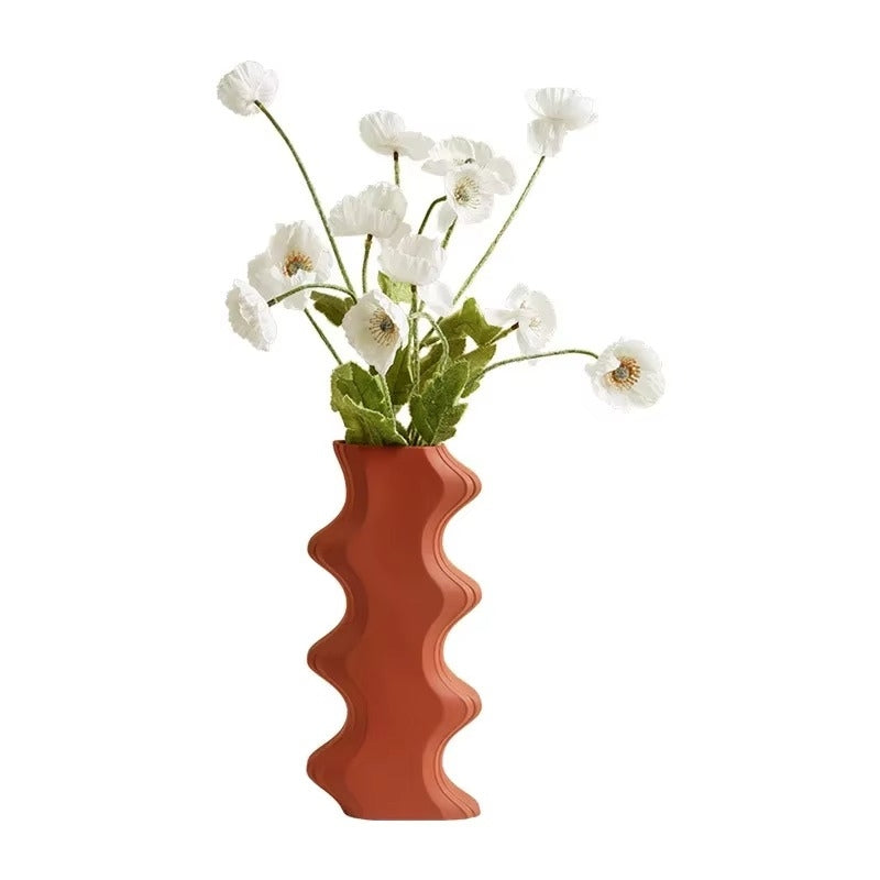 SereniVase – Keramisk Vase til Moderne Blomsterarrangementer