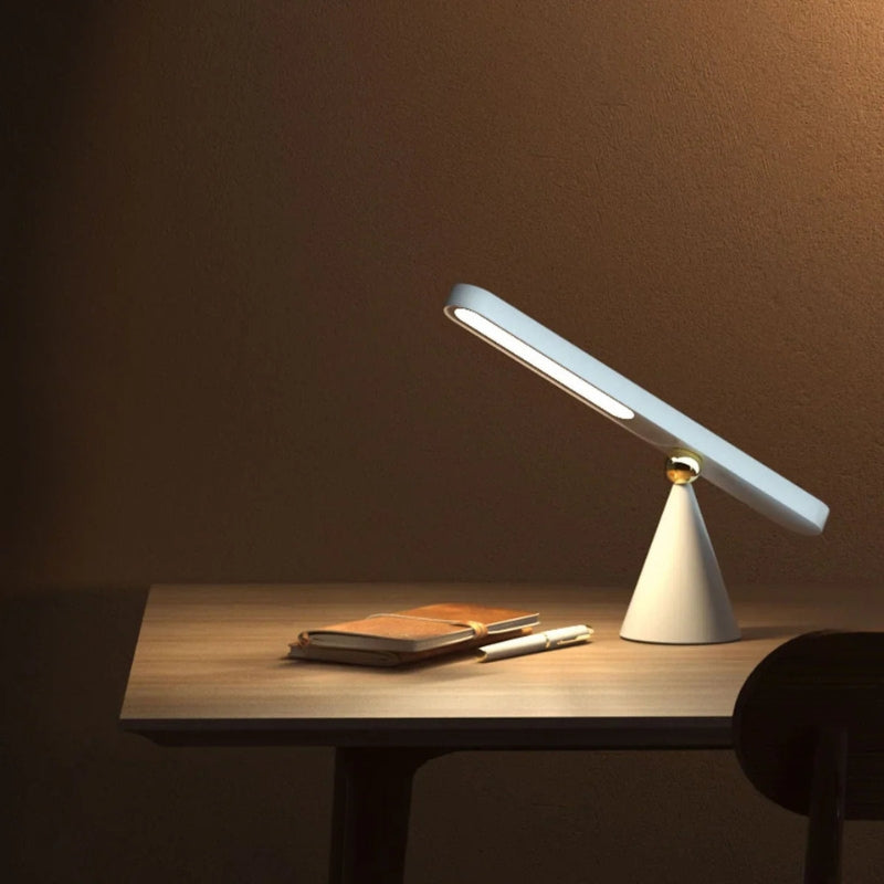 LumaFlex - LED Lys med Justerbart Hoved og Stabil Stand til Forskellige Opgaver
