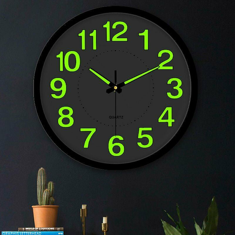 LumoTime - LED-vægur med natdisplay til moderne interiør