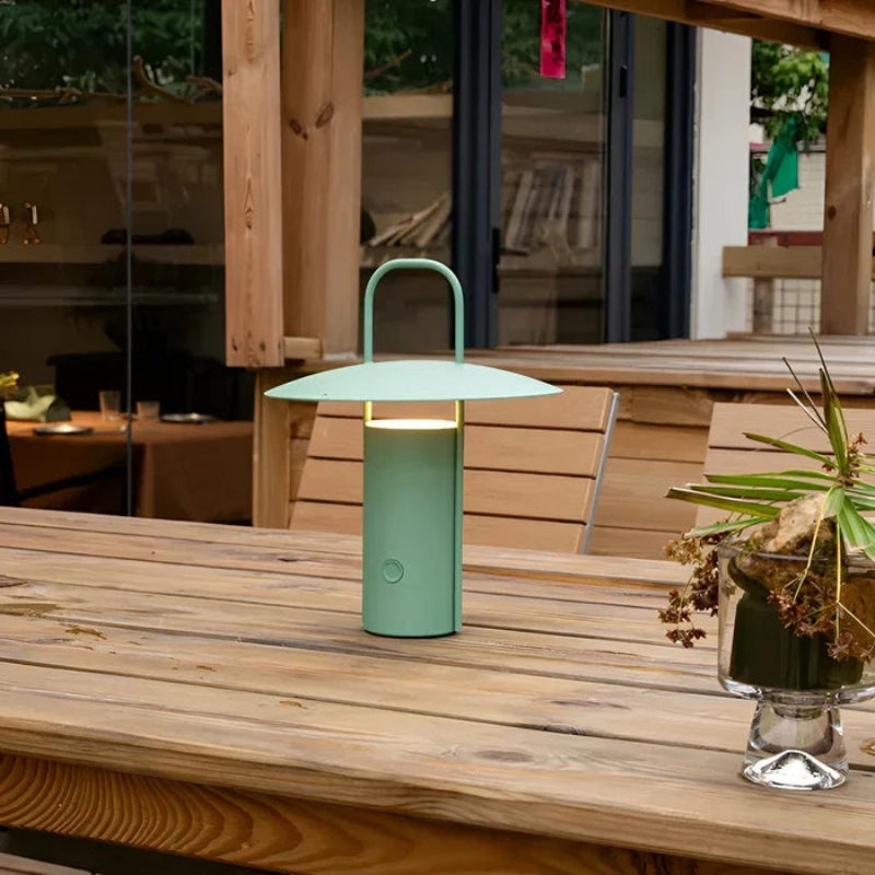 LumiAura - Bærbar bordlampe med ergonomisk design