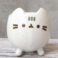 PurrNest – Legesyg katteformet plantekasse med unikt design