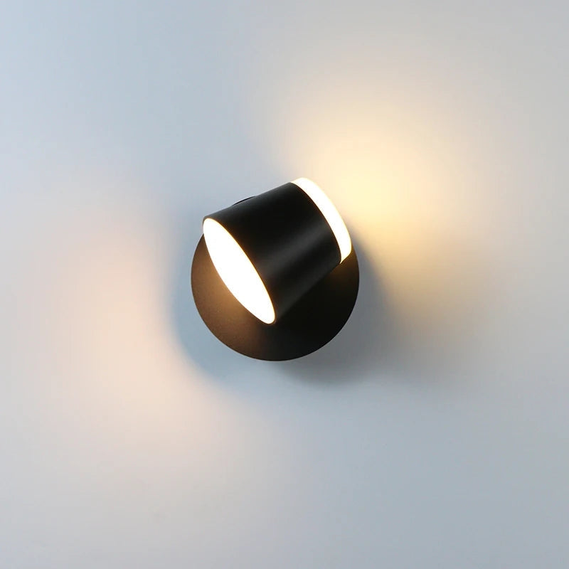 VivaGlow - LED Væglampe med Justerbart Hoved og Op Ned Belysningsdesign