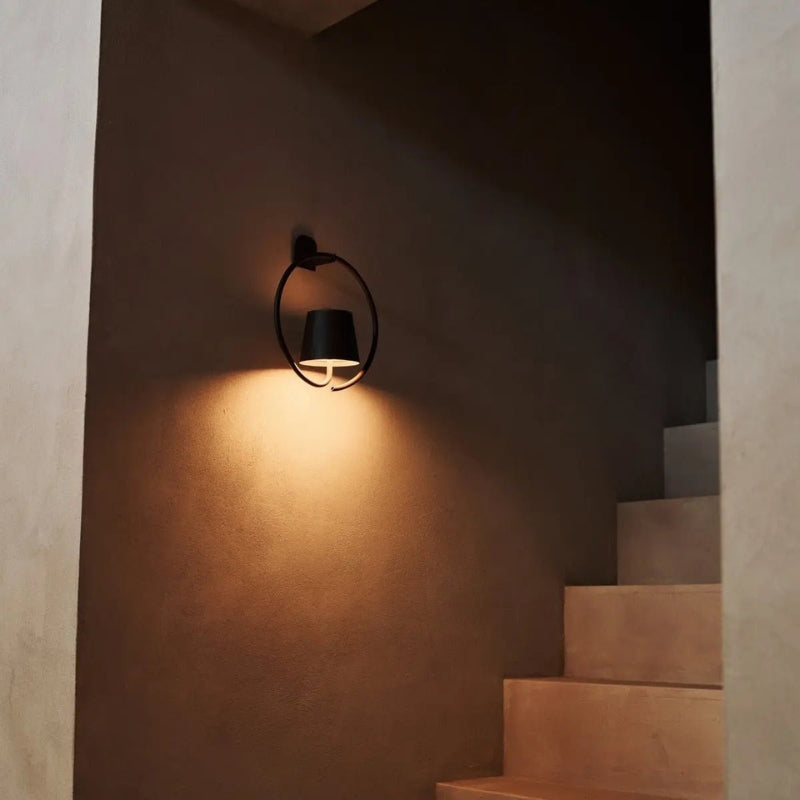 GlowMount - USB Genopladelig LED Væglampe til Indendørs Belysning