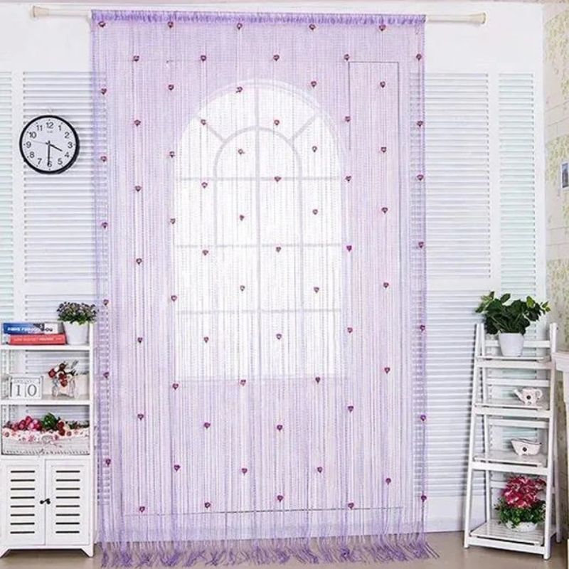 BloomDrape - Dørgardin med blomster og trådophængningsdesign