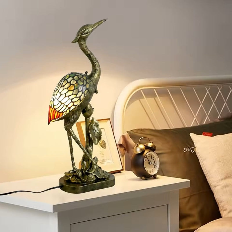 VitraGlow – Tiffany-Style Bordlampe med Stikdrevet Elektrisk Design