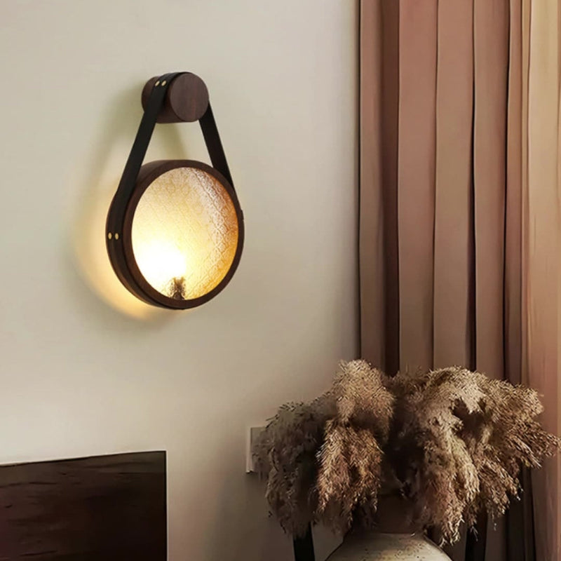 LumiStrap – Cirkulær Væglampe med Tekstureret Glas og Remdesign