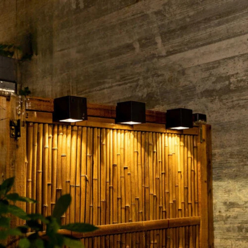 SolarGlow – Udendørs Solcellelampe med Høj-Effektivitetsdesign for Hurtig Opladning