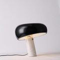 GlowNest – Klassisk bordlampe med moderne afrundet skærm
