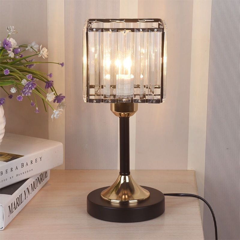 LumaGlow – Stilfuld bordlampe med moderne design og elegant glasskærm