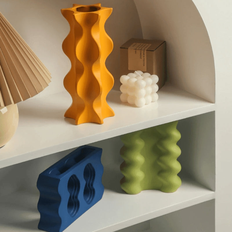 SereniVase – Keramisk Vase til Moderne Blomsterarrangementer