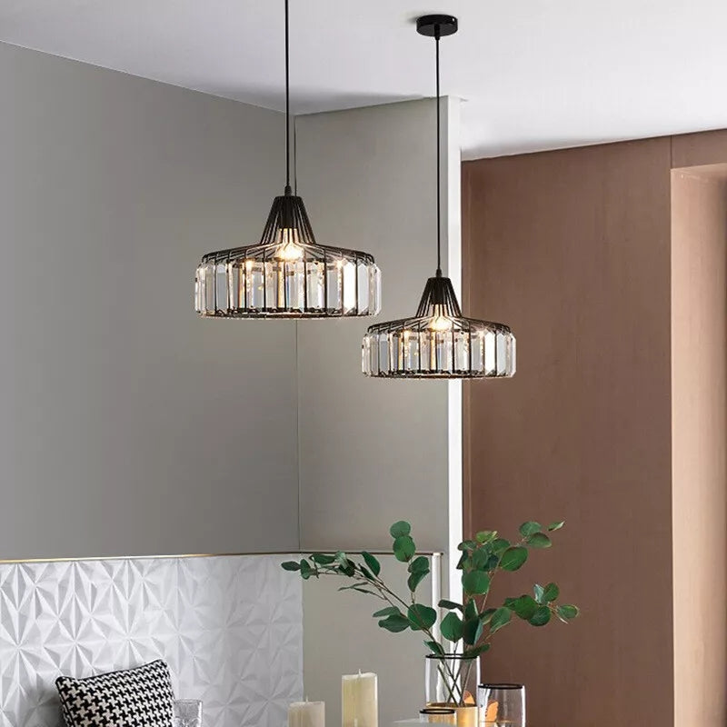CrystaLuxe – Nordisk LED krystal pendellampe med elegant design