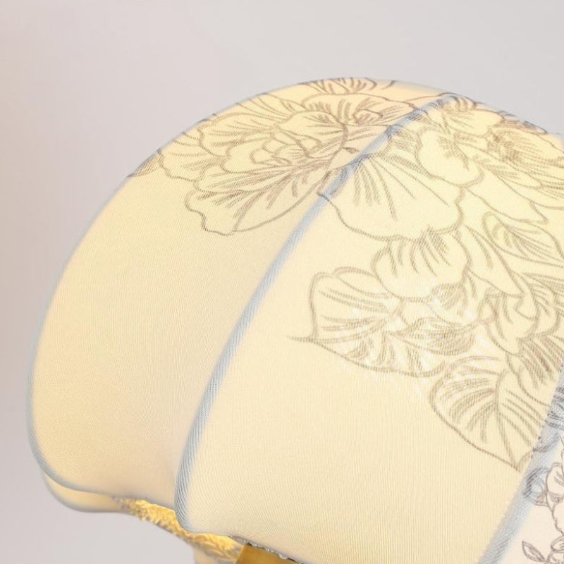 VintageGlow – Moderne buet væglampe med blomsterskærm