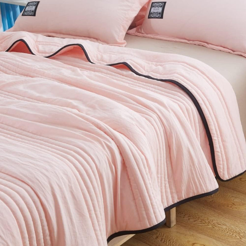 CozyWrap – Blødt tekstureret tæppe med kontraststrimler for komfort og stil