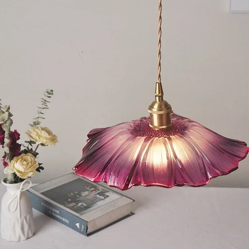 FloraLume - Elegant blomsterpendel med blødt lys og moderne elegance til ethvert rum