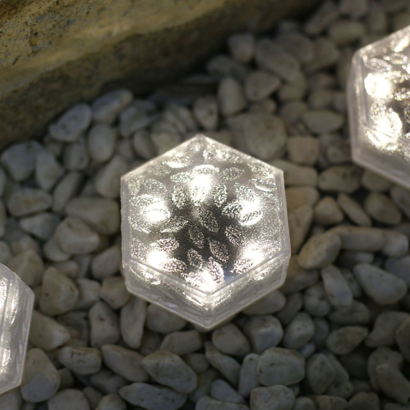 HexagonalGlow – Hexagonformet solcelle LED-plænelampe med vandtæt design