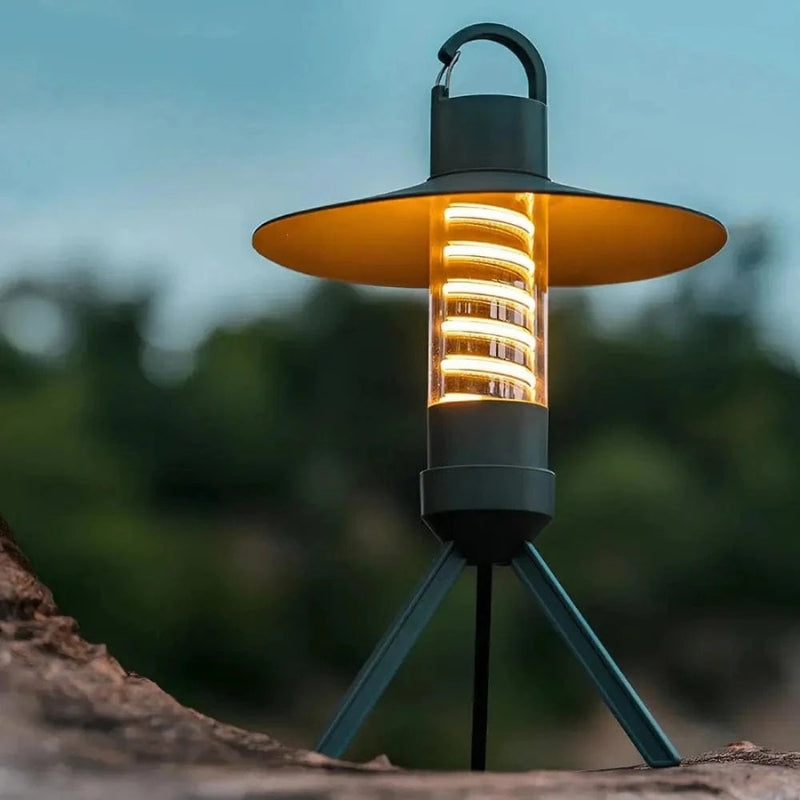 LumiCamp - Justerbart stativ campinglys med genopladeligt batteri og bærbart design