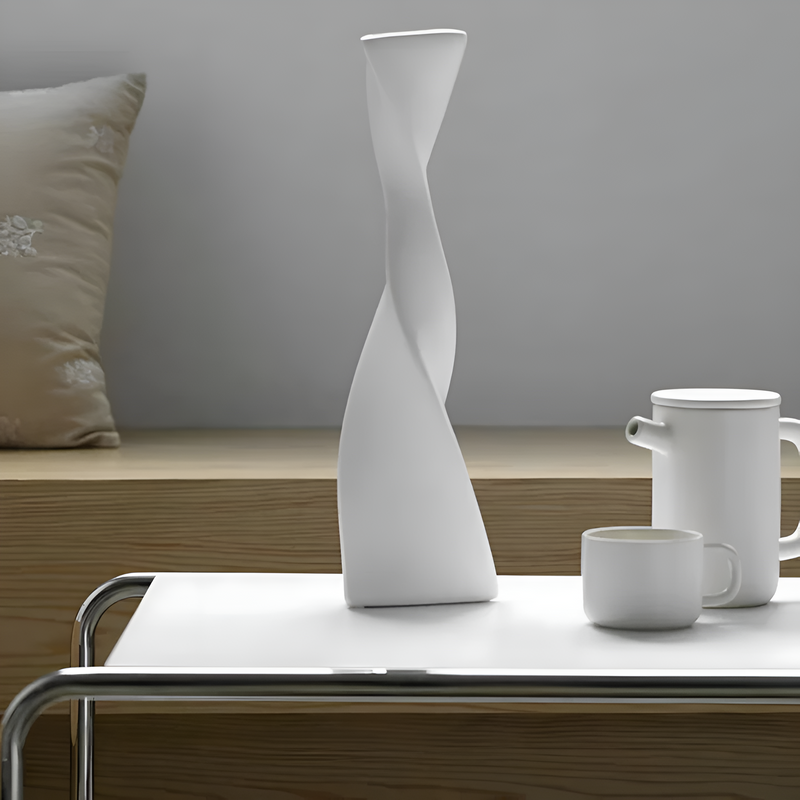TwistForm – Moderne keramisk vase med unikt snoet design