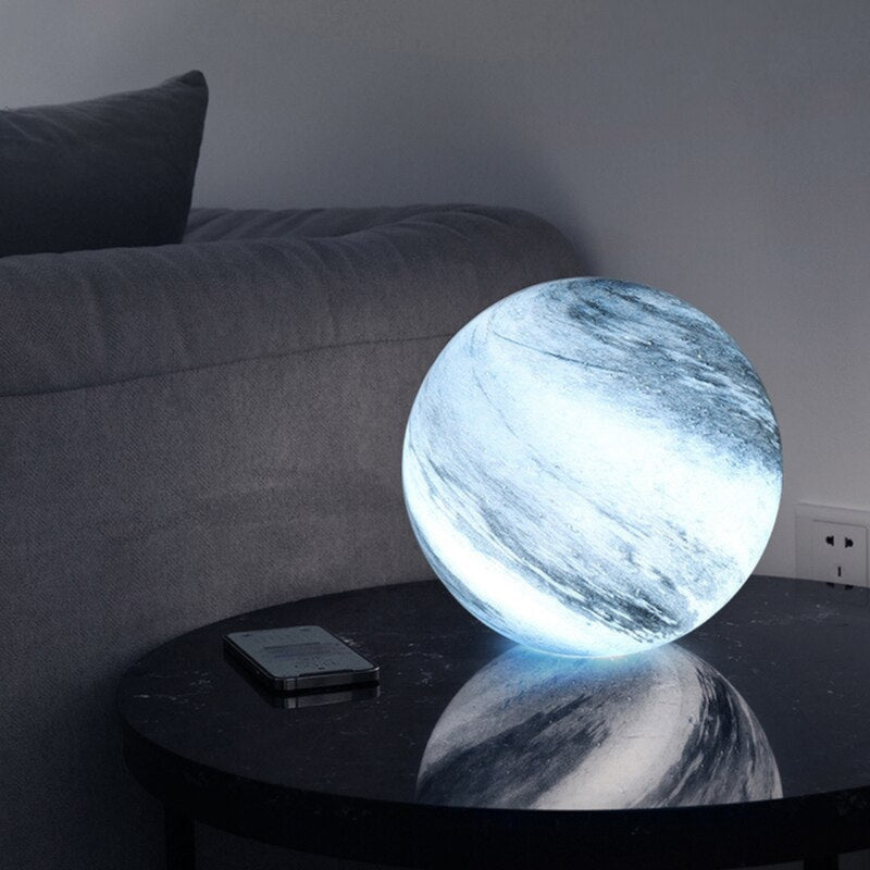 GlowLuna – Glas Månelampe med 16-Farvet Fjernbetjening