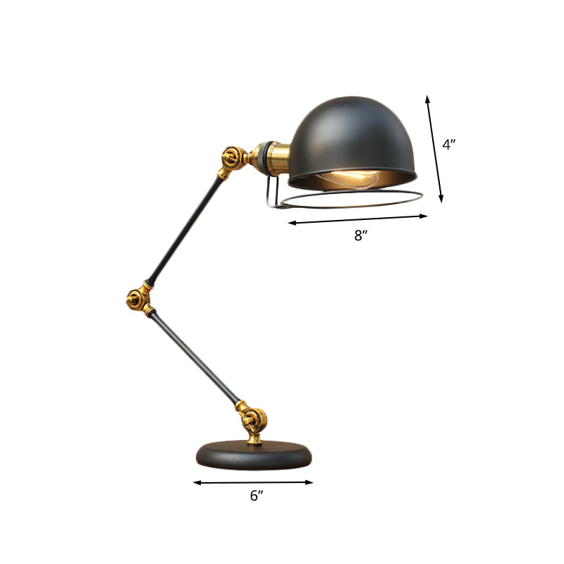 SwingLux - Industriel svingarmbordlampe med justerbar belysning og moderne stil