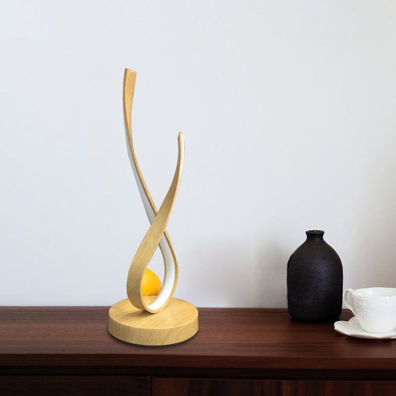 GlowNest – LED sengelampe med moderne design og blød belysning til soveværelset