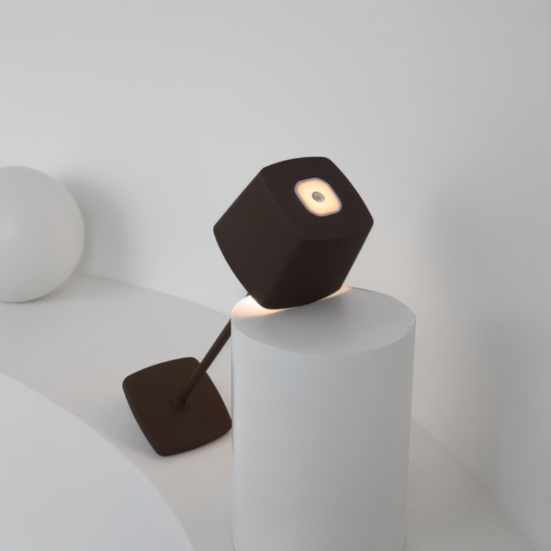 LumoCore - Moderne genopladelig bordlampe med dæmpbar lys
