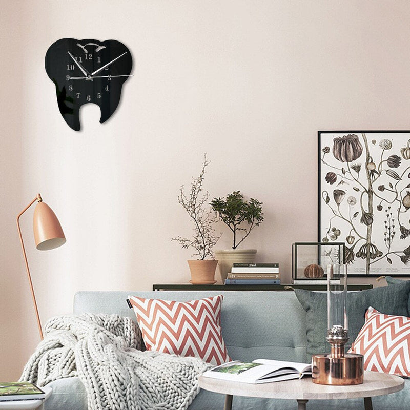 ToothTick - Moderne vægur med tænder og spejloverflade til elegante interiører
