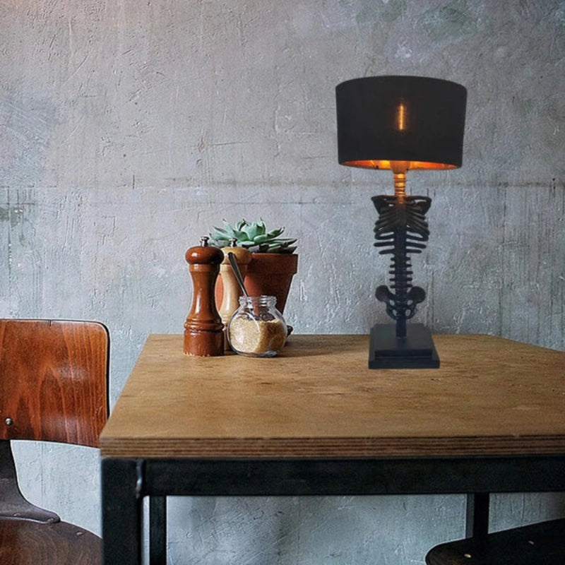 DarkLume – Kraniem LED-bordlampe med mat sort finish