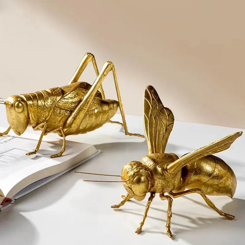 InsectaLuxe – Guldskulpturer af knæler, græshoppe og bi