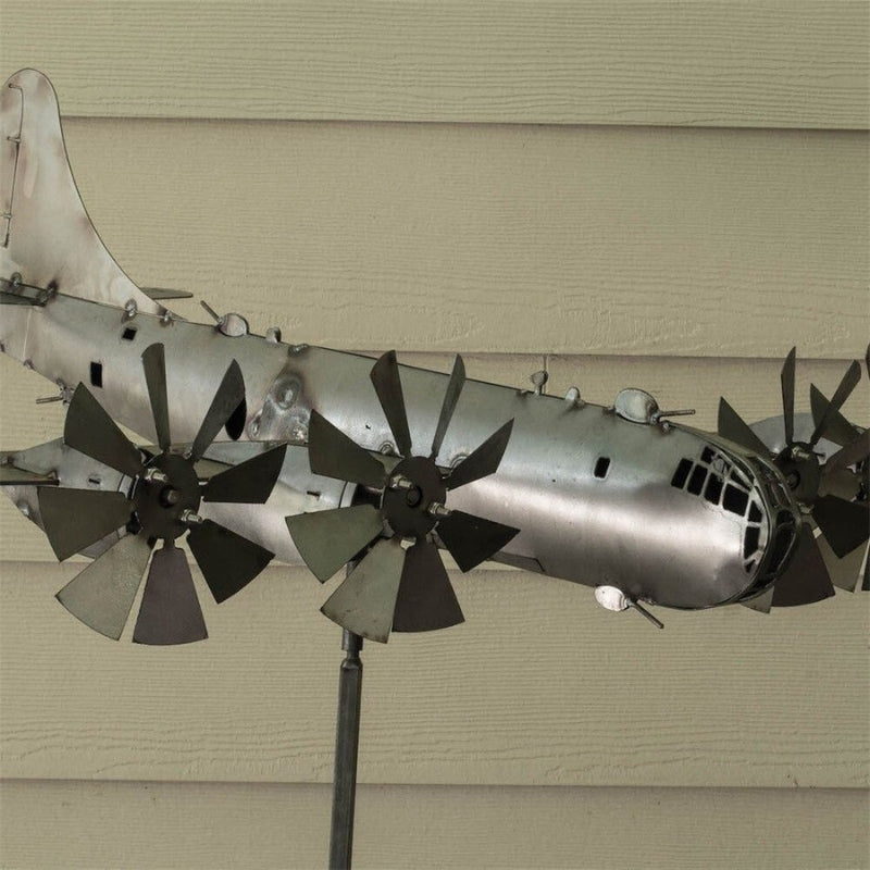 AeroSpin – Dekorativ vindmølle i flydesign til haven