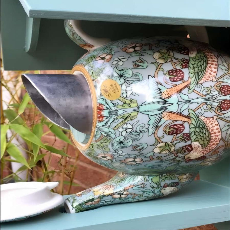 TeapotNest – Dekorativ fuglehus til haven med blomsterdesign