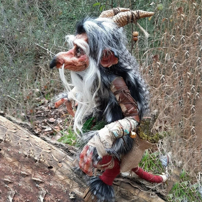 TrollTales - Havetroldestatue med legende charme og dristig tilstedeværelse