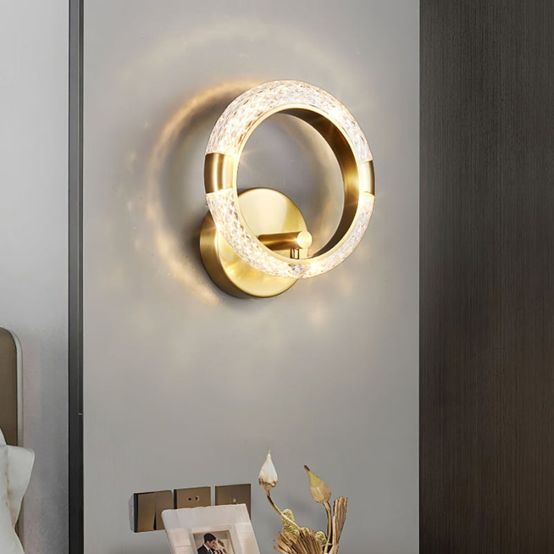 CrystalAura – Rund LED-væglampe med guldfinish