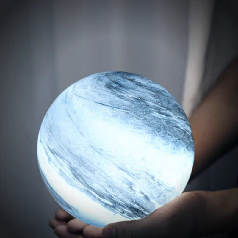 GlowLuna – Glas Månelampe med 16-Farvet Fjernbetjening