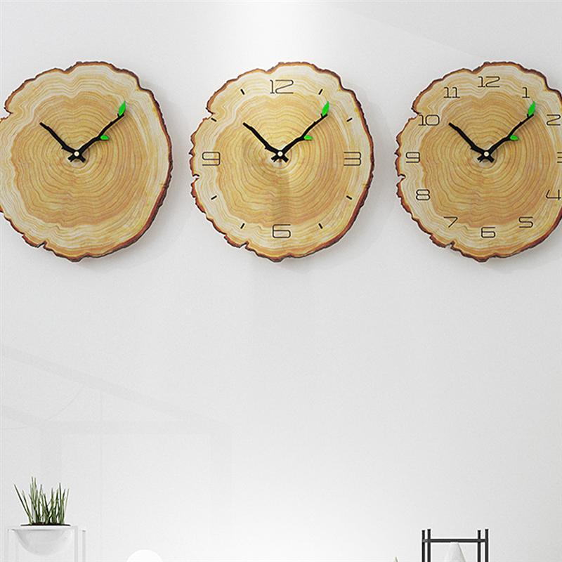 TimberClock - Trævægur med årsringe design for tidløs elegance