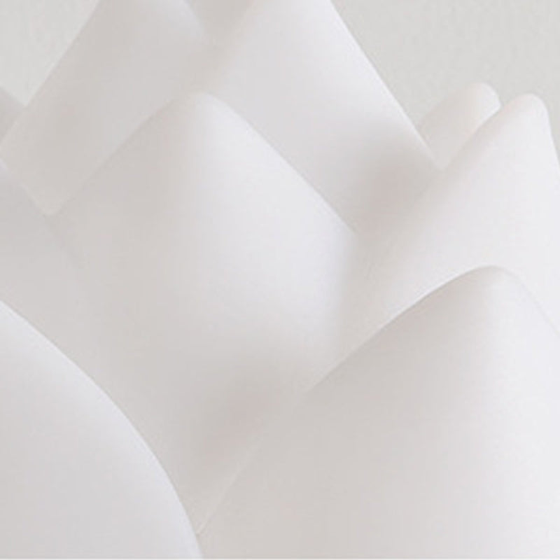 LumaLotus – Moderne bordlampe med lotusformet design