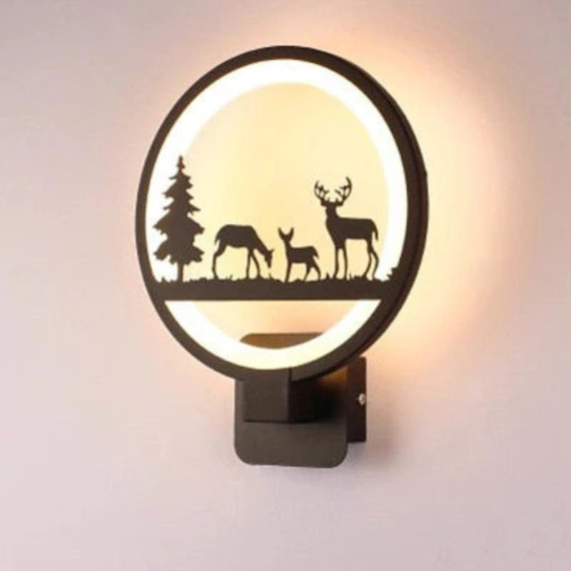 ForestGlow – Rustik LED-væglampe med skovdesign for en beroligende atmosfære