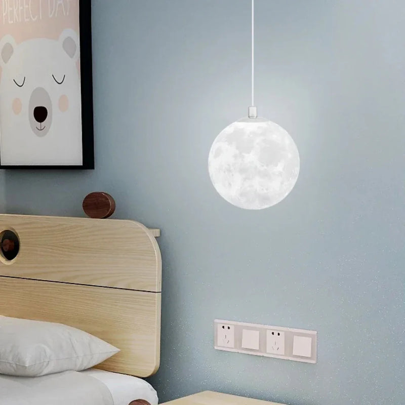 MoonGlow – Moderne måneformet vedhæng Lampemed LED-belysning og justerbar højde