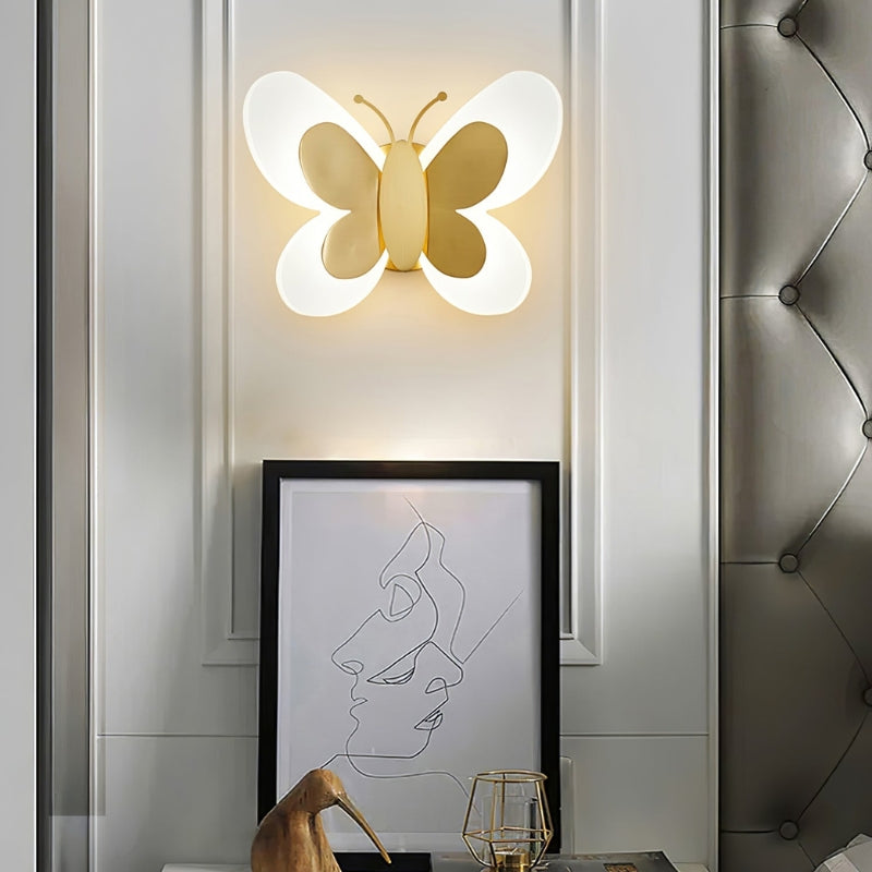 FlutterGlow – LED-væglampe i sommerfugleform
